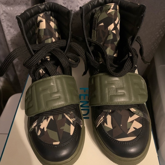 Authentic Fendi little boy sneakers worn once no marks or scuffs like NEW - Picture 6 of 12